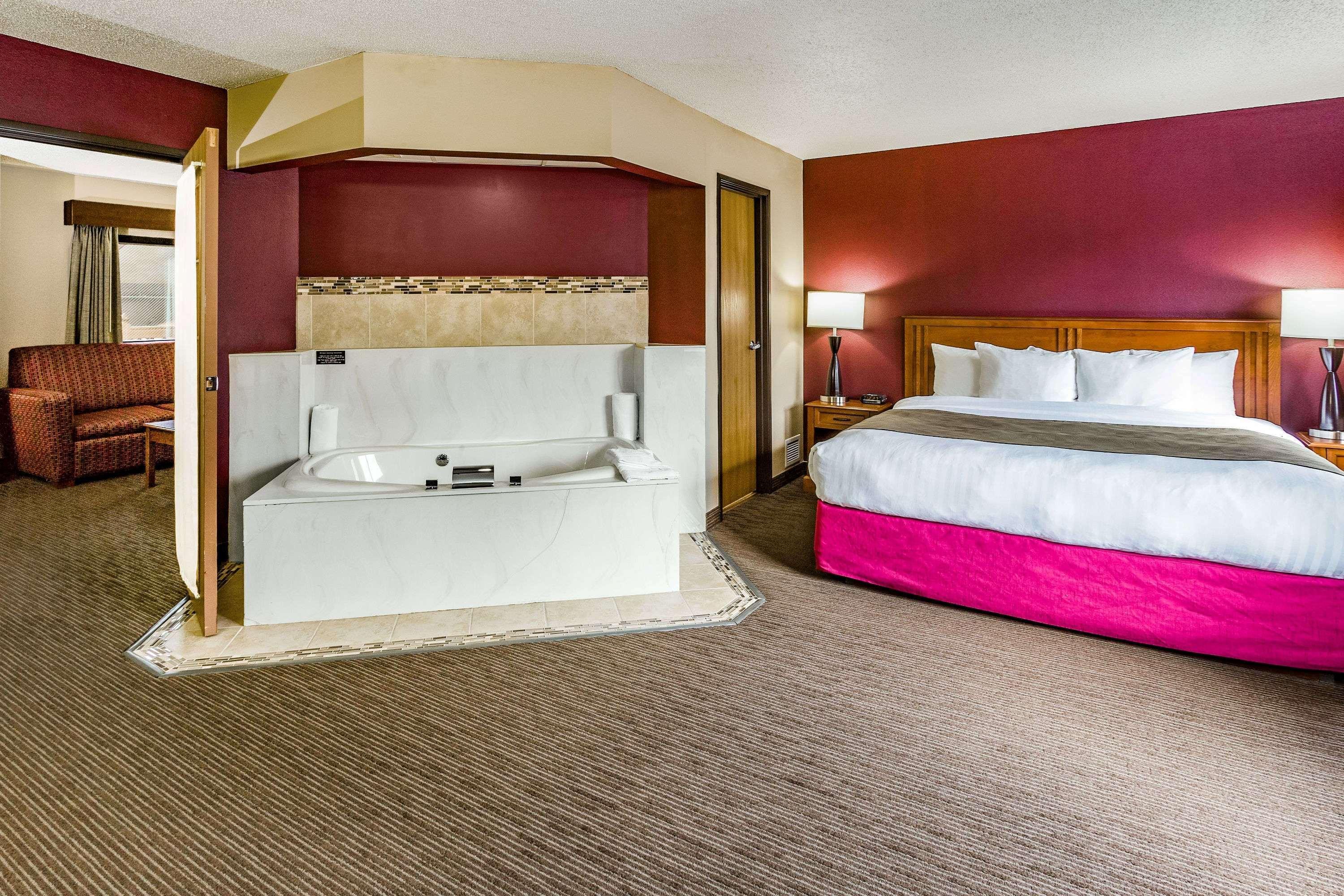 Americinn By Wyndham Duluth South Proctor Black Woods Event Ctr Exterior photo